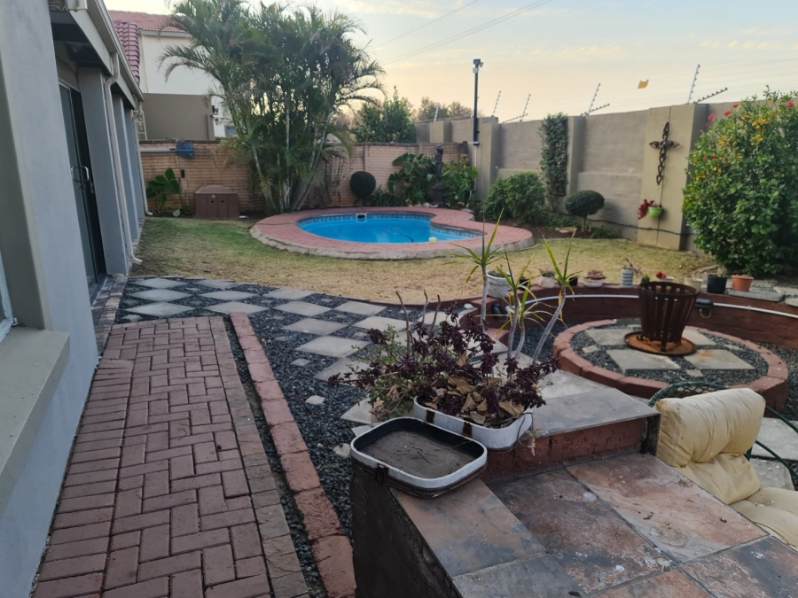 4 Bedroom Property for Sale in Rustenburg Central North West